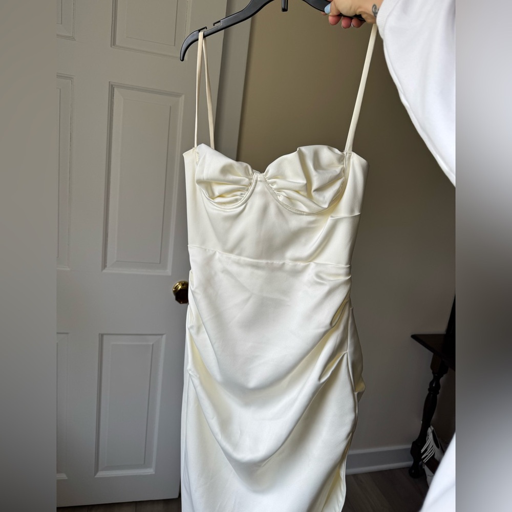 HOUSE OF CB Flora Gown Size Small White Off White Dutch Satin Side Slit - Picture 10 of 10